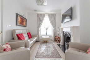 Stunning & Modern 3 Bedroom Home in Victoria